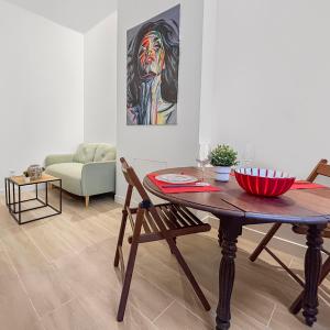 Appartement rénové, proche métro et canal