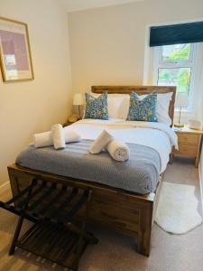 2 bed period Victorian property in historic town