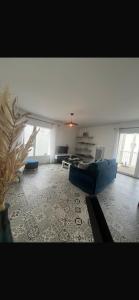 La tour carree, t2 avec parking