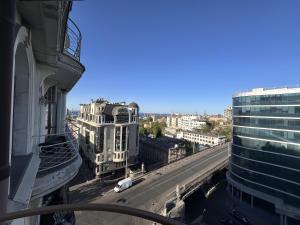 Hermes Apartment Center