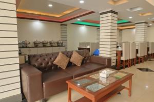 OYO 828 Hotel White Dreams Palace