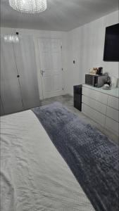 En-suite Room With Superking Bed