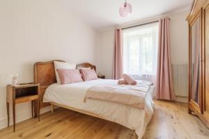 Maisons de vacances Gite de l-Oriel - Gite avec Grand Jardin : photos des chambres