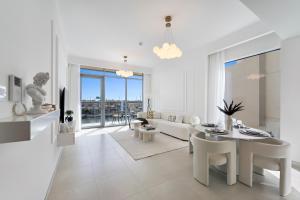 2BR Canal Front B3, Waterfront Views