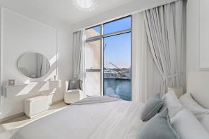 2BR Canal Front B3, Waterfront Views