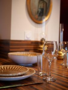 Kuriosis - Central & Elegant