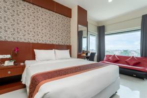 Raising Hotel Panakkukang Makassar By LIFE
