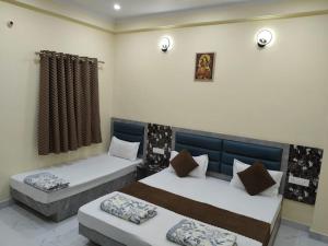 Hotel Dev Inn Ayodhya