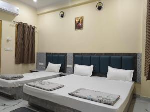 Hotel Dev Inn Ayodhya