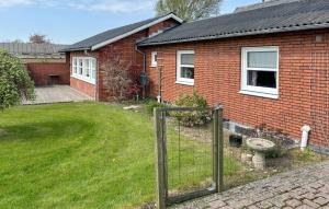 Gorgeous Home In Spøttrup With Wifi