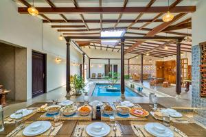 SaffronStays Sarvam - 3bdr wada-inspired pool villa in Igatpuri
