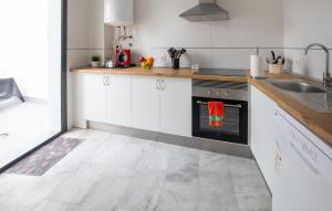 Stunning Home In Aznalcazar With Wifi