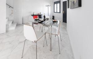 Stunning Home In Aznalcazar With Wifi