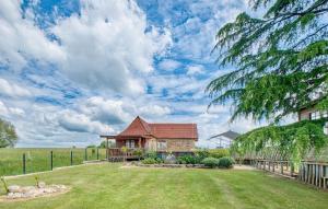 Maisons de vacances Superbe Maison Piscine Privee : photos des chambres