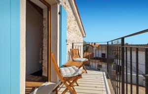 Gorgeous Home In Vabriga With Wifi