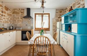 Gorgeous Home In Vabriga With Wifi