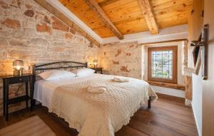 Gorgeous Home In Vabriga With Wifi