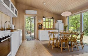 Beautiful Home In Fur With Wifi