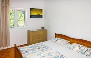 2 Bedroom Cozy Apartment In Obrovac