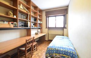 3 Bedroom Amazing Apartment In Lamon