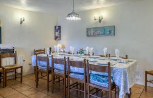 Maisons de vacances Charmante Maison Avec Piscine : photos des chambres