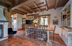 2 Bedroom Amazing Home In Vrtlinovec 