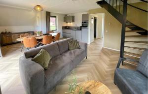 Awesome Home In Wezuperbrug