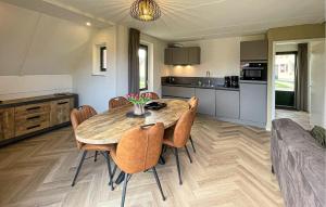 Awesome Home In Wezuperbrug