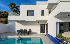 Beautiful Home In Trogir 