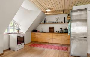 Cozy Home In Skanderborg With Lake View