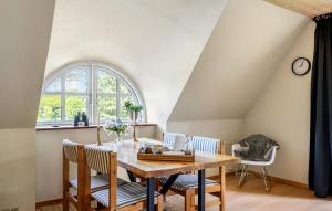 Cozy Home In Skanderborg With Lake View