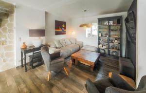 Maisons de vacances Lovely Home In Cornillon : photos des chambres