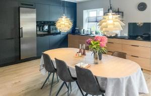 Cozy Home In Thyborøn With Wifi