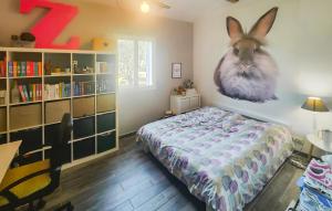 Maisons de vacances Lovely Home In Cornillon : photos des chambres