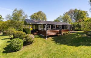 3 Bedroom Nice Home In Farsø