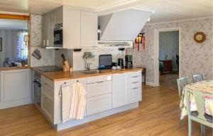 Beautiful Home In Gullringen