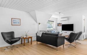 Nice Home In Ulfborg With Sauna