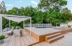 Beautiful Home In Sparsör