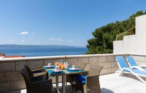 1 Bedroom Stunning Apartment In Brela