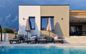 Beautiful Home In Galizana