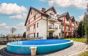 Gorgeous Apartment In Sztutowo - 4hvězdičkové hotely ve městě Sztutowo