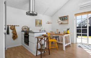 2 Bedroom Cozy Home In Otterup