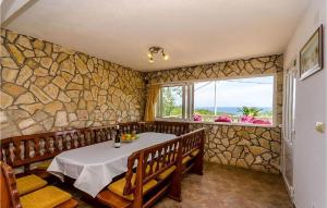 Amazing Home In Stari Grad