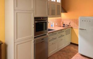 1 Bedroom Lovely Apartment In Nerezine