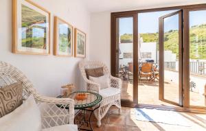 Lovely Home In Cómpeta - Málaga