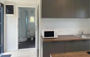 1 Bedroom Awesome Home In Färjestaden