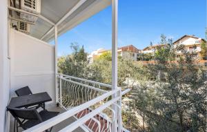 Gorgeous Apartment In Pirovac With Wifi