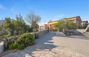 Gorgeous Apartment In Pirovac With Wifi