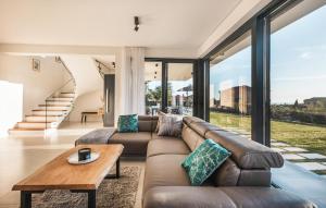 Cozy Home In Kastelir With Sauna 