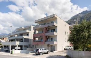 1 Bedroom Nice Apartment In Makarska